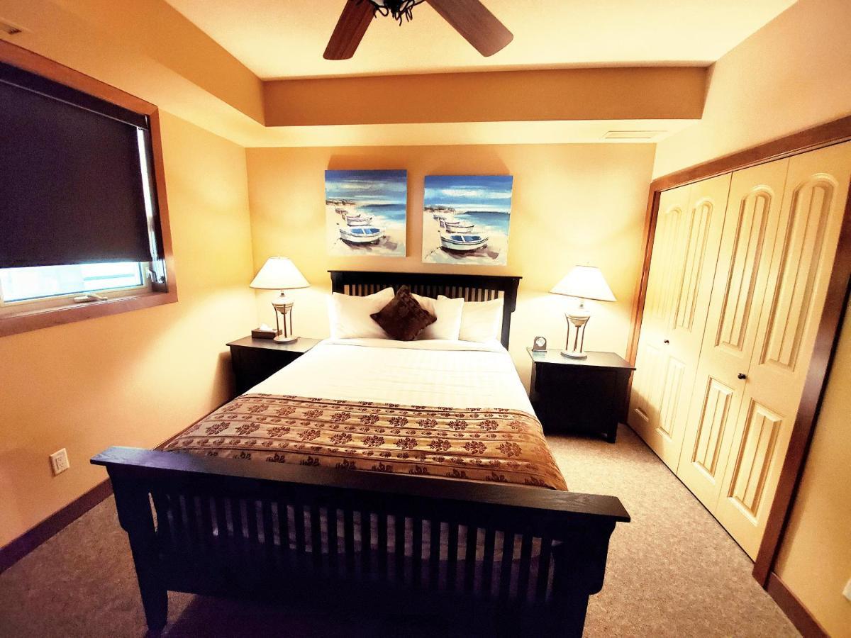 Cozystay Signature Lake Okanagan Resort كيلوانا المظهر الخارجي الصورة