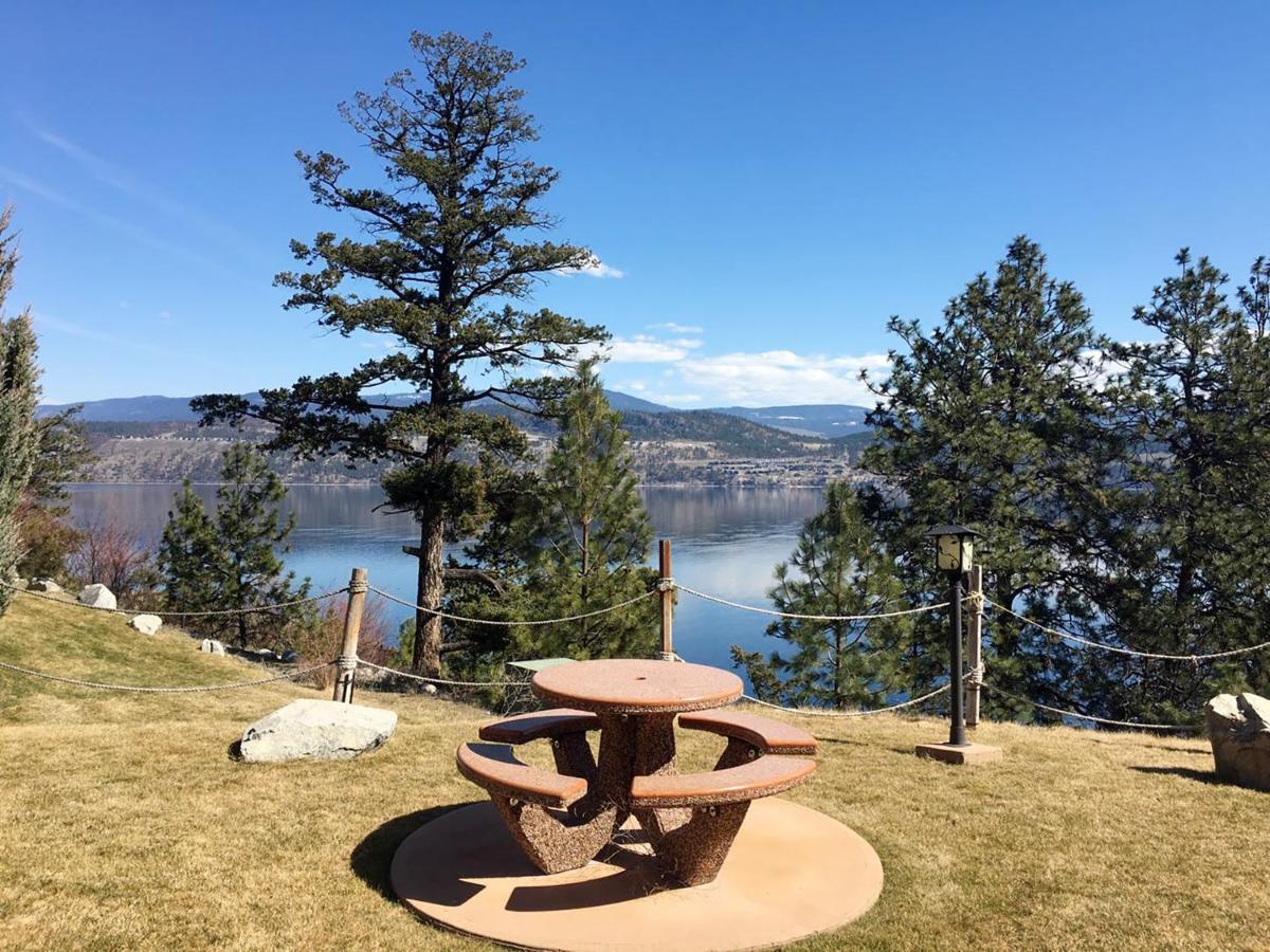 Cozystay Signature Lake Okanagan Resort كيلوانا المظهر الخارجي الصورة