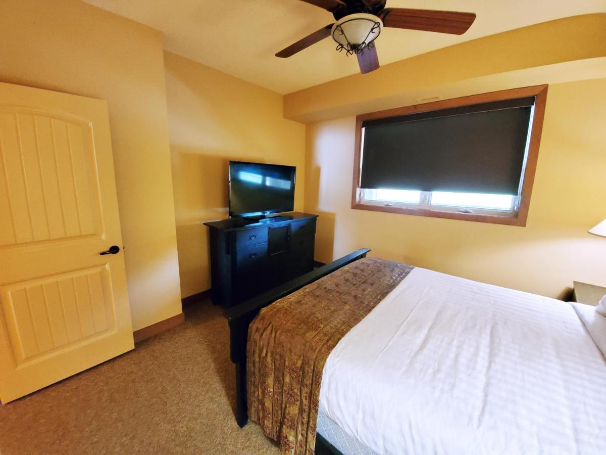 Cozystay Signature Lake Okanagan Resort كيلوانا المظهر الخارجي الصورة