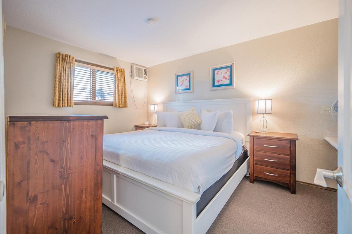 Cozystay Signature Lake Okanagan Resort كيلوانا المظهر الخارجي الصورة