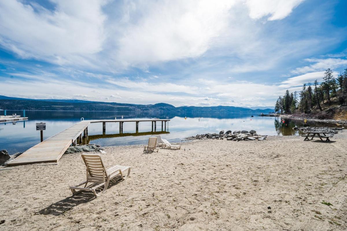 Cozystay Signature Lake Okanagan Resort كيلوانا المظهر الخارجي الصورة