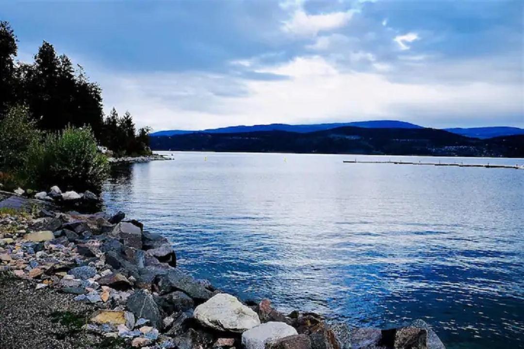 Cozystay Signature Lake Okanagan Resort كيلوانا المظهر الخارجي الصورة