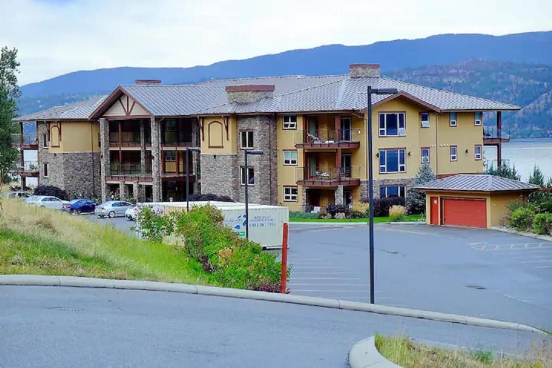 Cozystay Signature Lake Okanagan Resort كيلوانا المظهر الخارجي الصورة