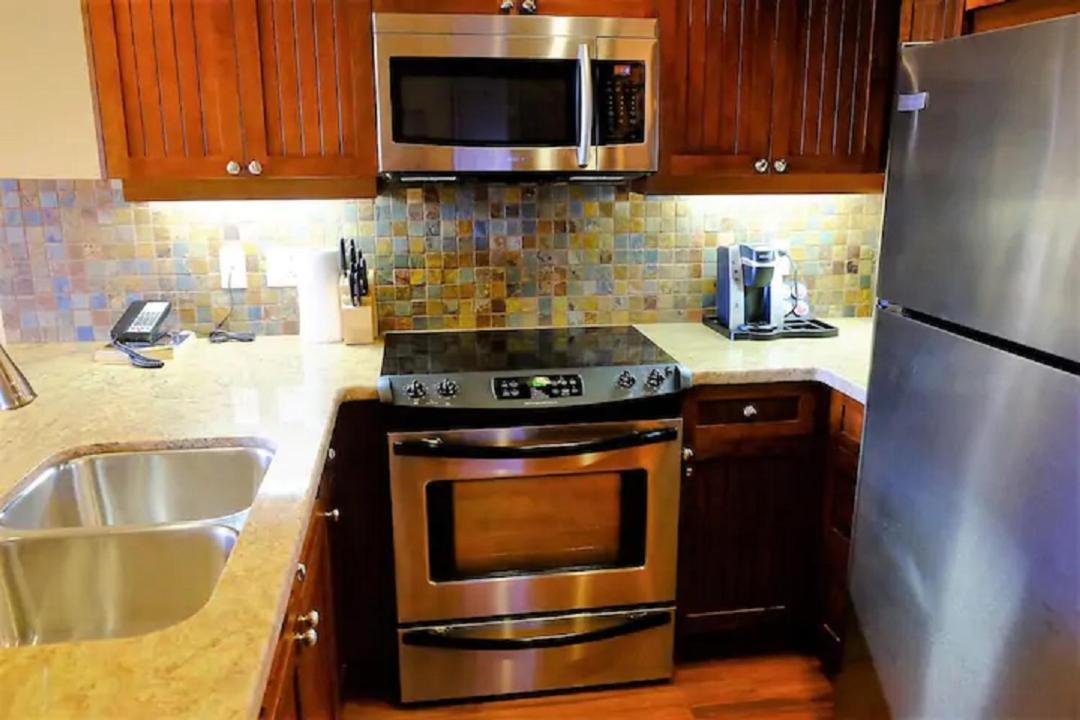 Cozystay Signature Lake Okanagan Resort كيلوانا المظهر الخارجي الصورة